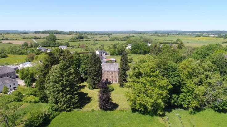 Habay area – a characterful residence set on 3.5 hectares