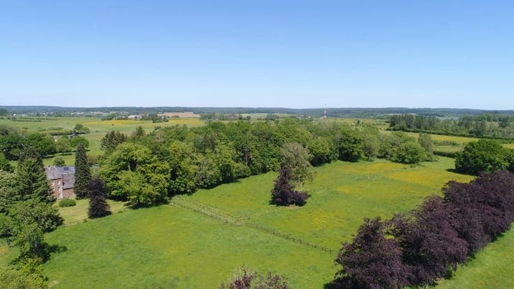 Habay area – a characterful residence set on 3.5 hectares