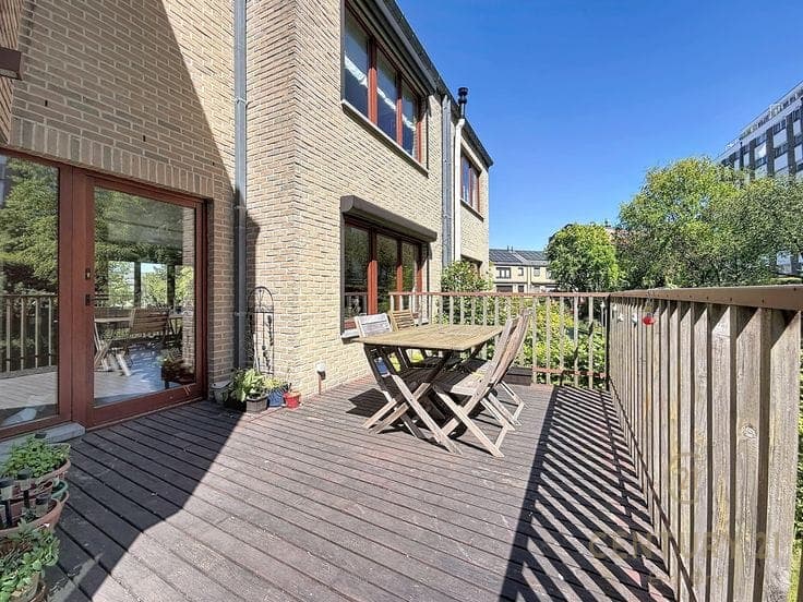 5-bedroom single-family home located in a gated community