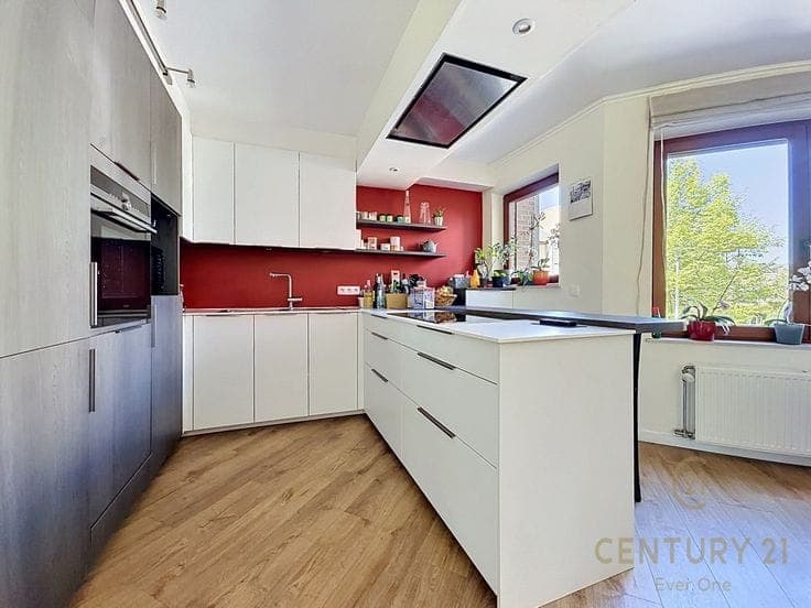 5-bedroom single-family home located in a gated community