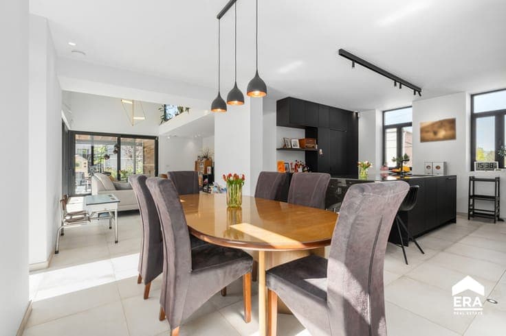 Exclusive, move-in-ready villa with potential for expansion