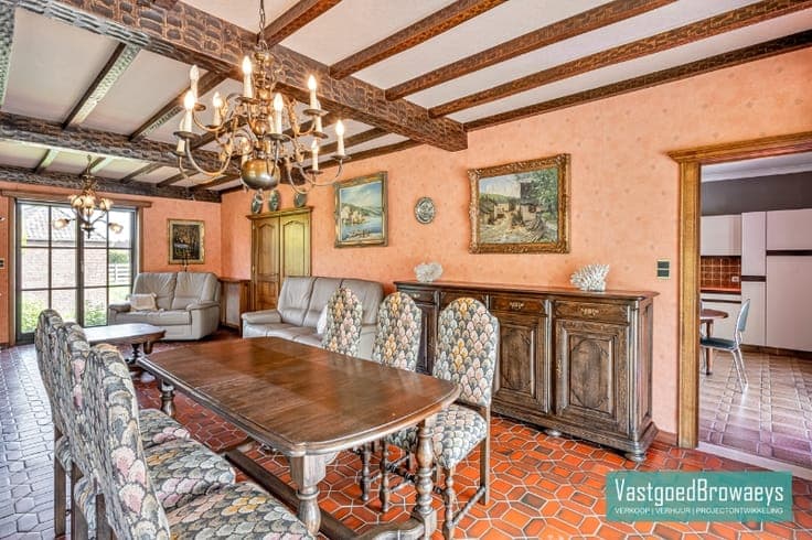 Statige en uitstekend onderhouden bungalow met zuidwest g...