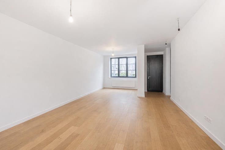 Cuesmes – One-Bedroom House with Outdoor Space – For Sale