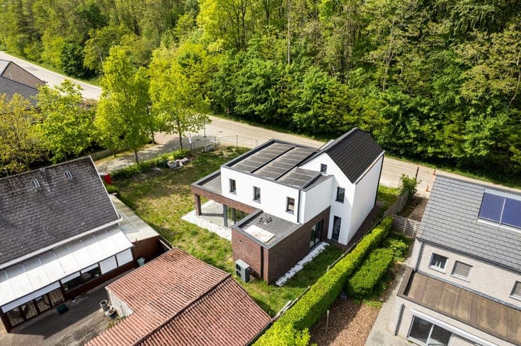 Very spacious, energy efficient shell family home with EPC A
