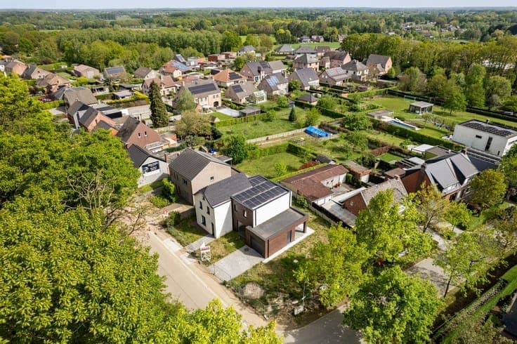 Very spacious, energy efficient shell family home with EPC A