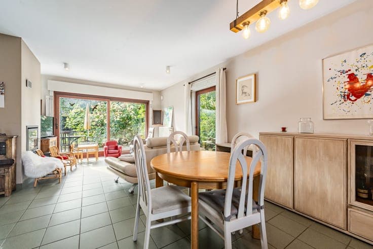 Villa with 3 bedrooms, study, and sunny garden in a quiet...