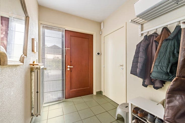 Villa with 3 bedrooms, study, and sunny garden in a quiet...