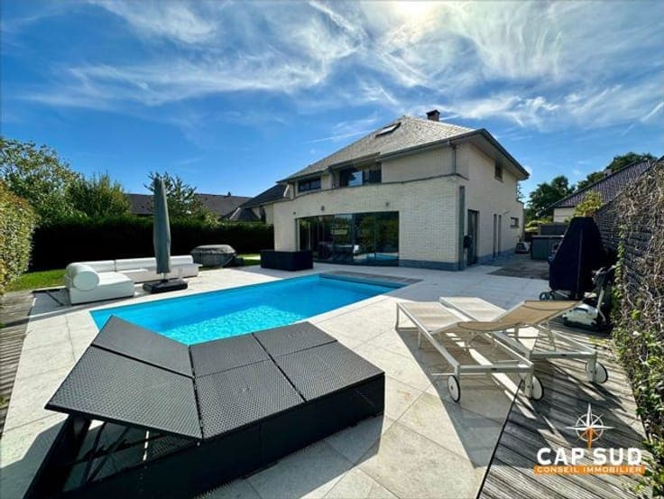 Meise – 4-Bedroom Villa with Garden, Heated Pool and Garage