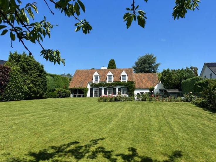 Belle Villa 295m² - 5 ch - localisation 100% - beau jardin