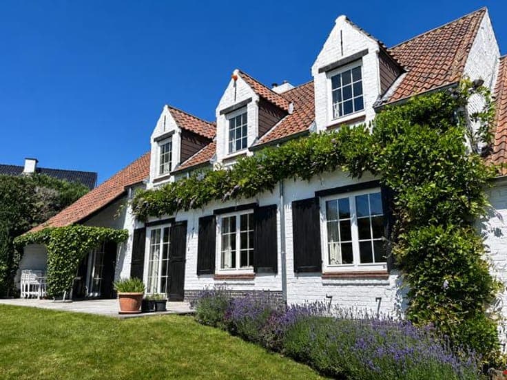 Belle Villa 295m² - 5 ch - localisation 100% - beau jardin