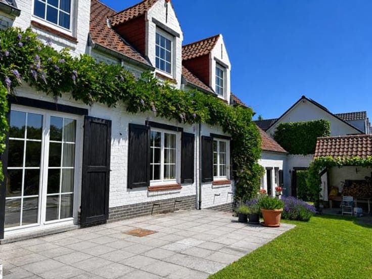 Belle Villa 295m² - 5 ch - localisation 100% - beau jardin