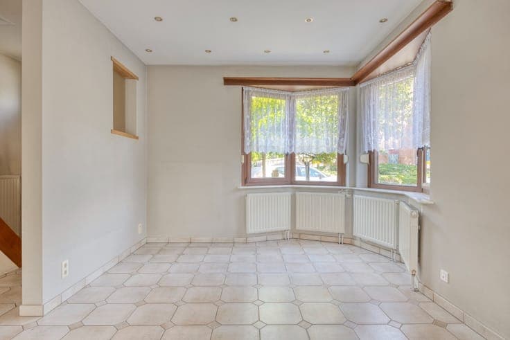 Spacious semi-detached home with sunny garden