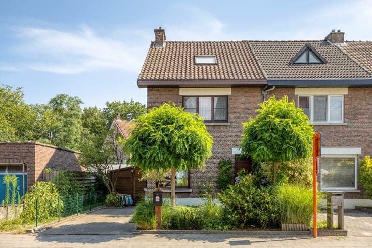 Spacious semi-detached home with sunny garden
