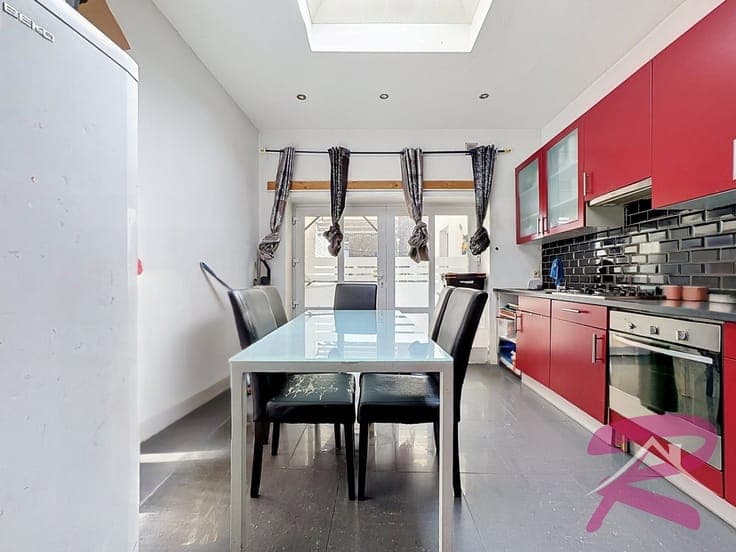 MAISON - 2CH POSS.3 - JARDIN - TERRASSE - GARAGE