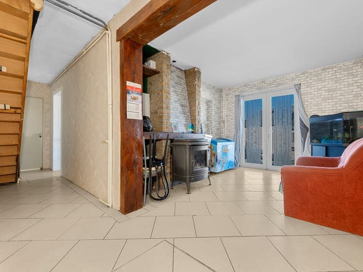 House in Chiny Suxy