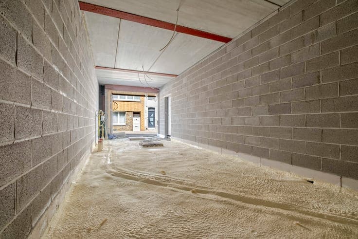 Maison neuve 3 façades de 214 m² avec terrasse et garage