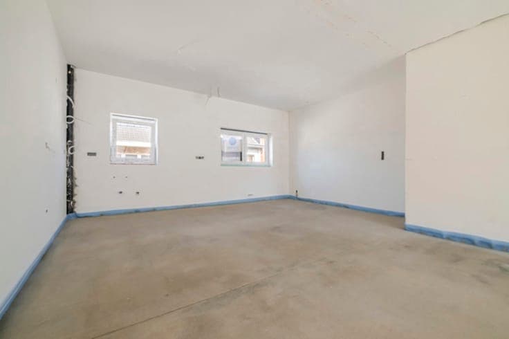 Maison neuve 3 façades de 214 m² avec terrasse et garage