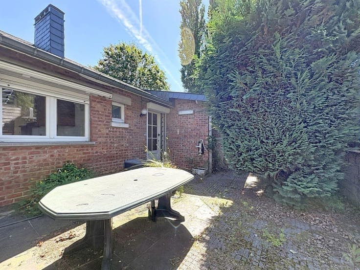 1/2 bedroom bungalow in Vaux s/Chèvremont