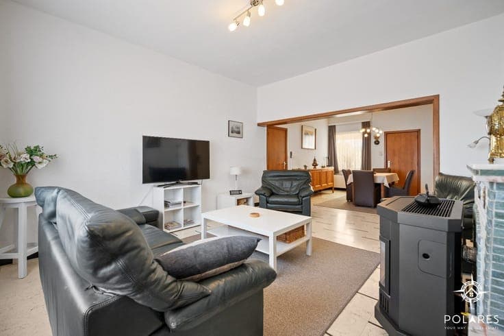 Characterful house with 5 bedrooms and beautiful park garden