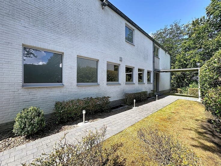 Modern Villa in Stockel - 5 bedrooms + 3 bathrooms