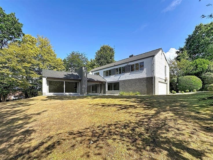 Modern Villa in Stockel - 5 bedrooms + 3 bathrooms