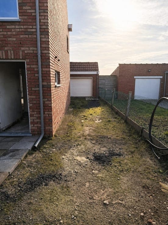 Zeer interessante aankoop, casco hoekwoning met 3 slaapka...