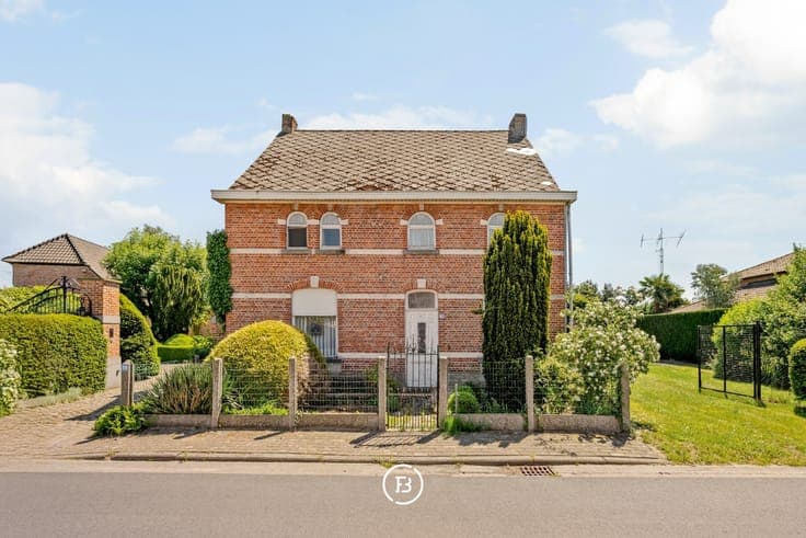 Exclusive carriage house