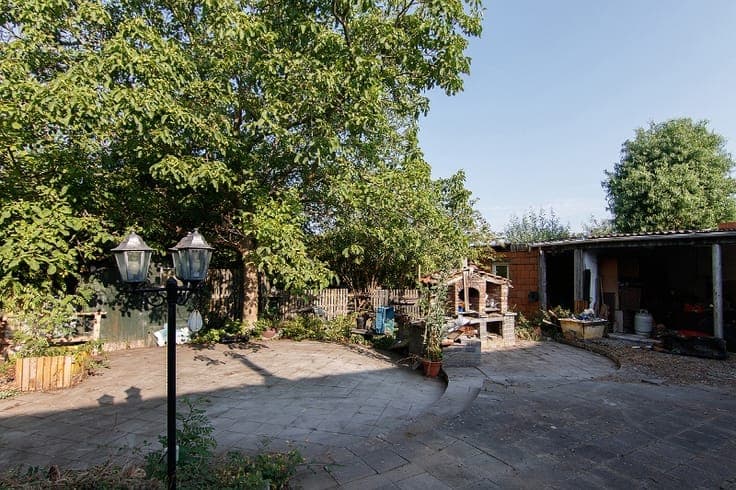 Interessant renovatieproject in groene omgeving op een kn...