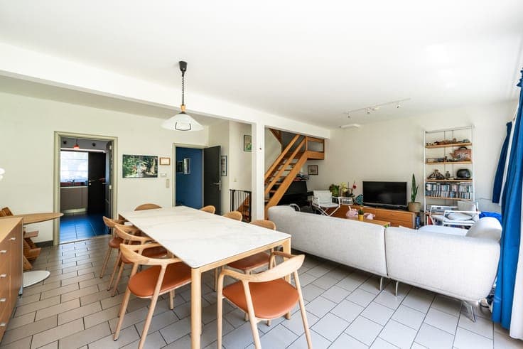 Beautiful 4-bedroom house with office and garden