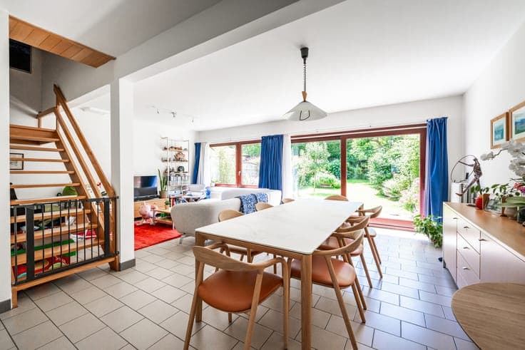 Beautiful 4-bedroom house with office and garden