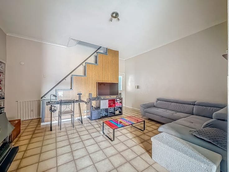 BONNE MAISON AVEC GARAGE ET JARDIN