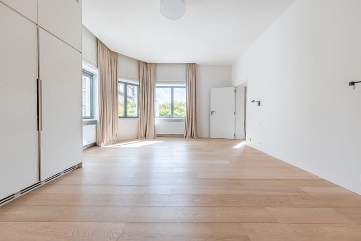 Completely renovated house, steps away from Montgomery