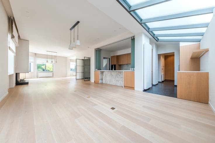 Completely renovated house, steps away from Montgomery