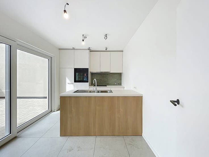 Completely renovated house with large terrace in Zwijnaarde