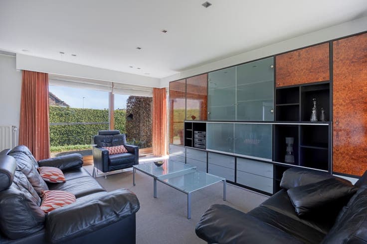 Spacious 4 bedroom villa in Halle