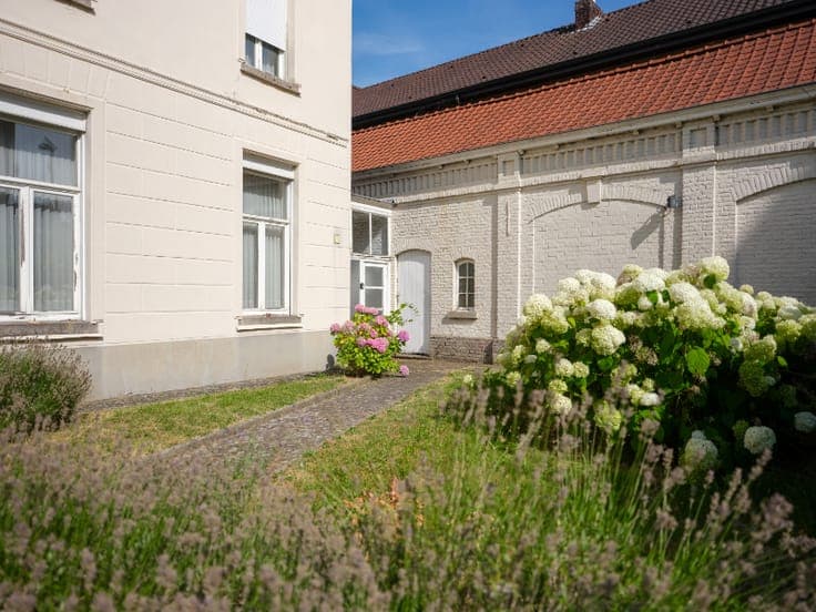 Haaltert: alleenstaande pastorijwoning met meerdere slaap...