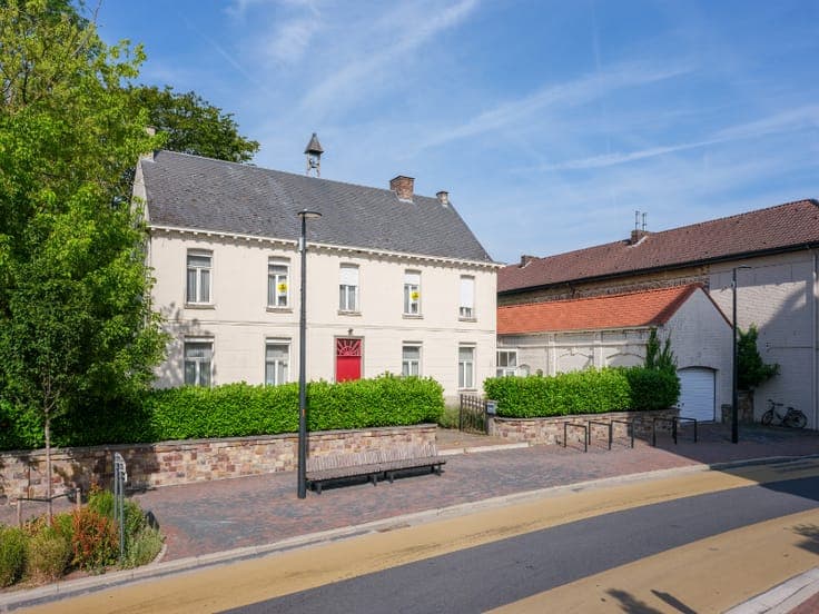 Haaltert: alleenstaande pastorijwoning met meerdere slaap...
