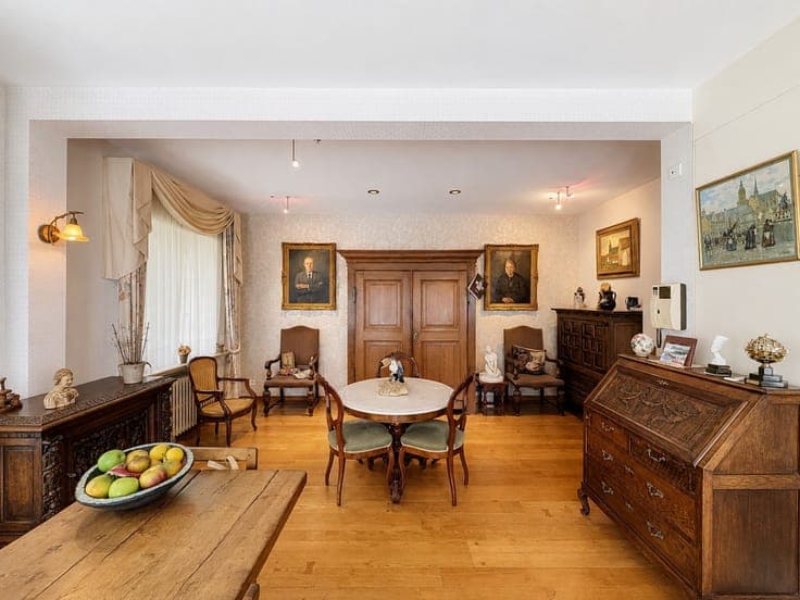 Karaktervolle villa in residentiële villa-wijk Simli