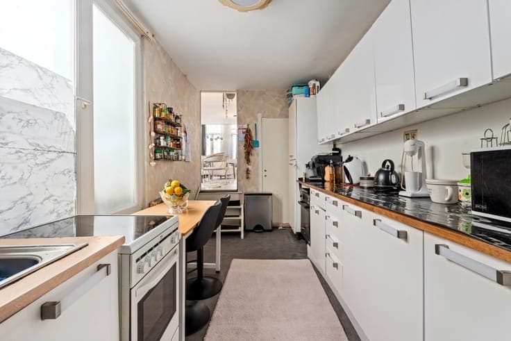 Spacious townhouse with 8 bedrooms in Antwerp