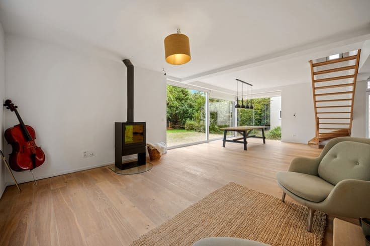 Spacious home with practice space and numerous possibilities