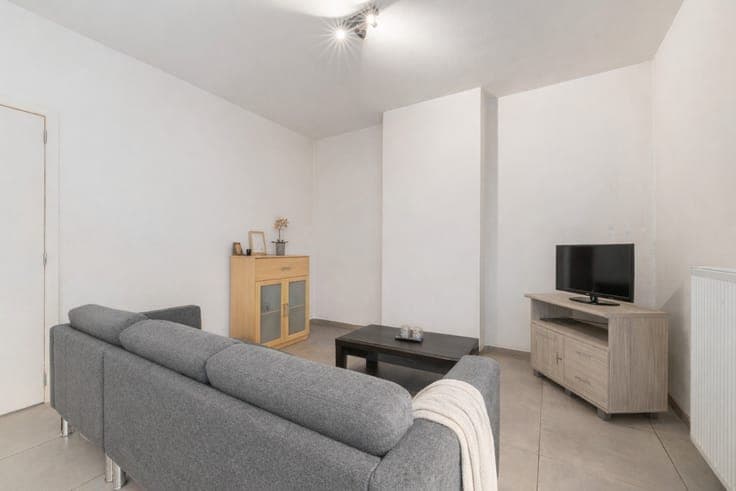 Investment property with garages in Sint-Niklaas
