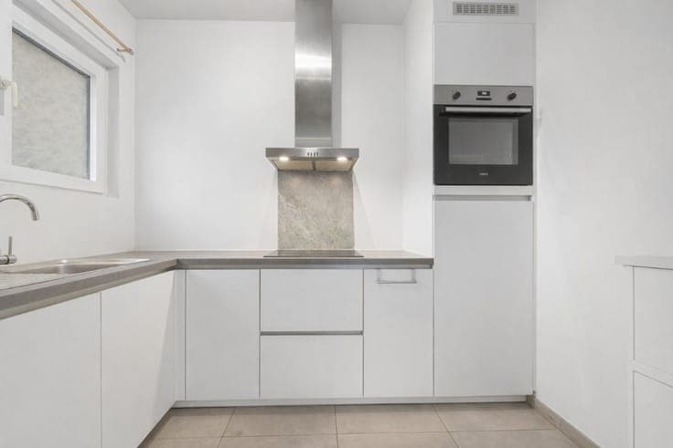 Investment property with garages in Sint-Niklaas