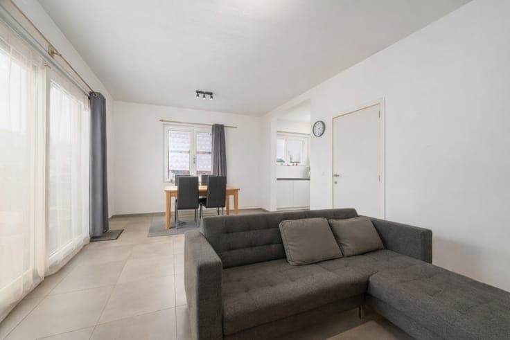Investment property with garages in Sint-Niklaas
