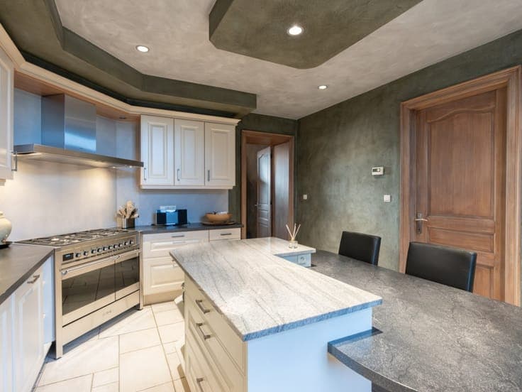Spacious house for sale with garden