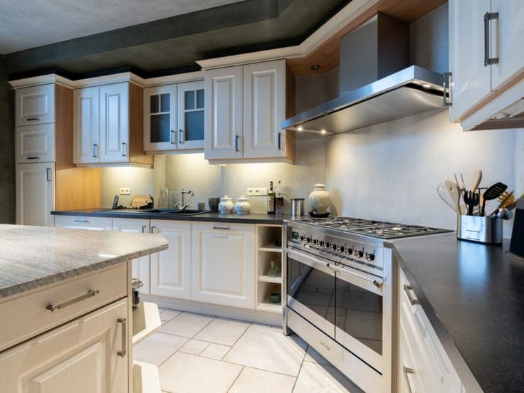 Spacious house for sale with garden