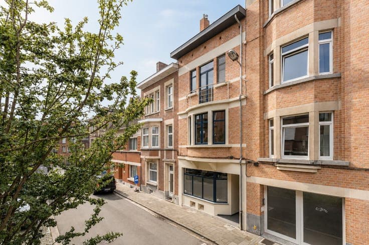 Characterful city home with practice space in Ghent