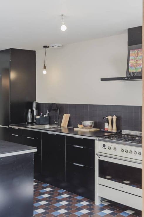 Ready to move in civilian home with garden and 4 bedrooms in