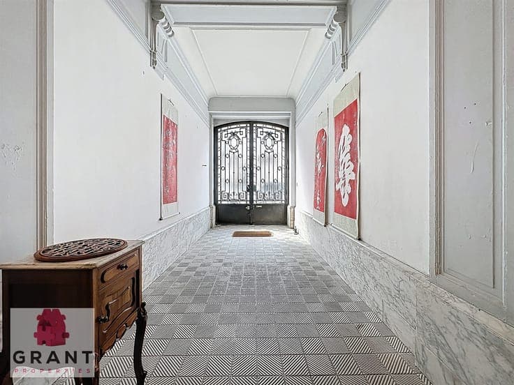 Mansion of +- 550m², nombreuses possibilités d'aménagement