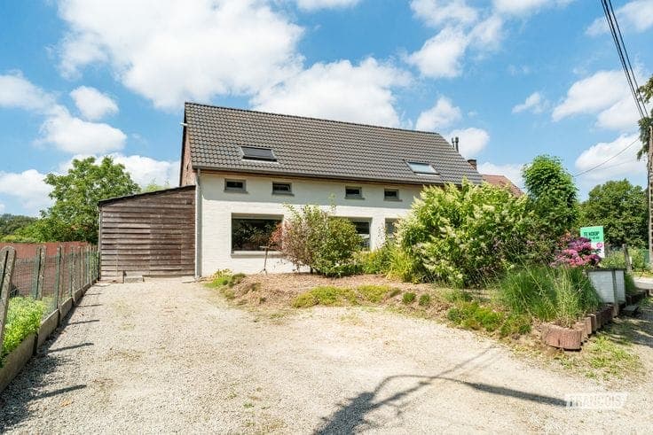 Renovated 3-bedroom family home for sale in Nukerke!