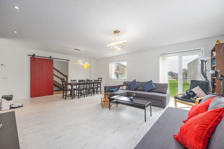 Recente vrijstaande villa op een royaal perceel (1044 m2)